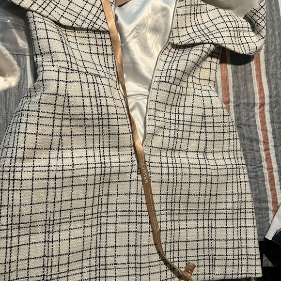 Off-Shoulder White Plaid Dress - Picture 8 of 9